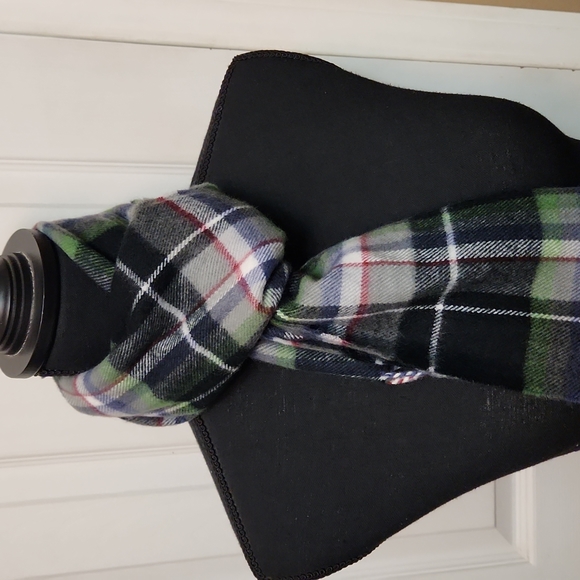 Softer than Cashmere Plaid scarf - Picture 3 of 6